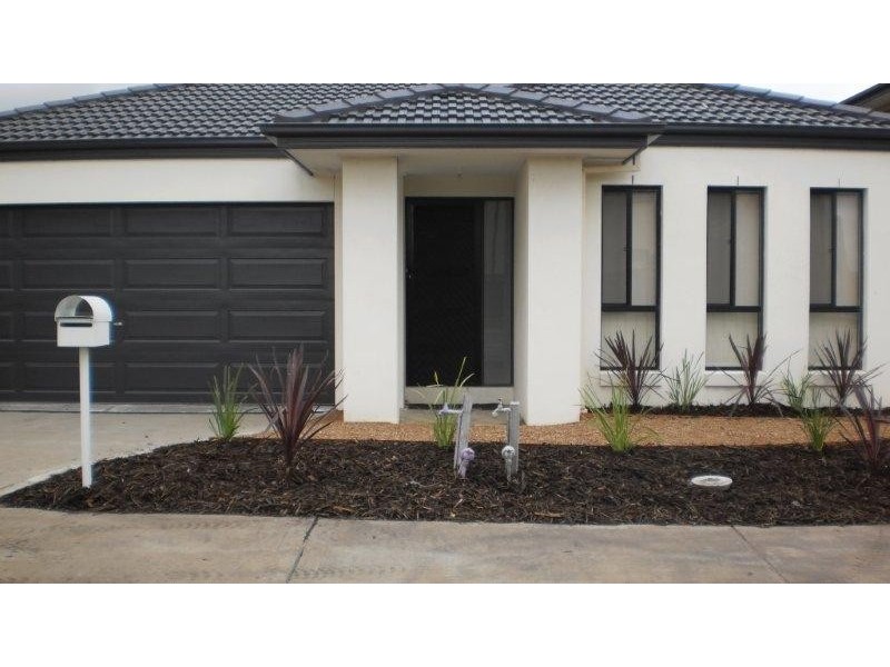 274 Waterview Blvd, Craigieburn VIC 3064