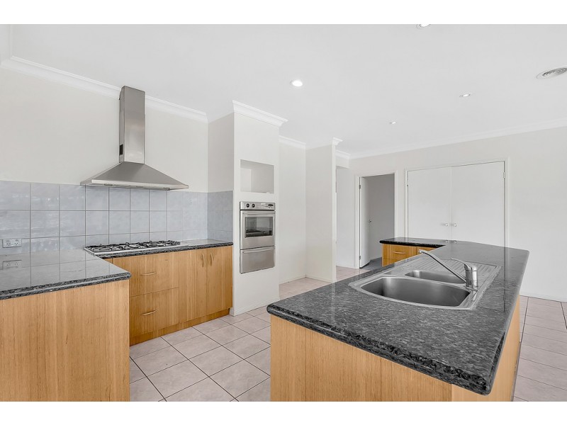 10 Cherry Blossom Close, Craigieburn VIC 3064