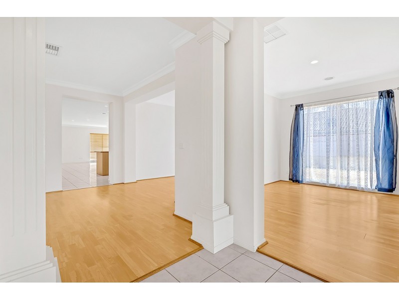 10 Cherry Blossom Close, Craigieburn VIC 3064