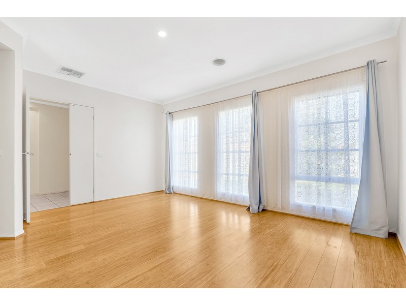 10 Cherry Blossom Close, Craigieburn VIC 3064