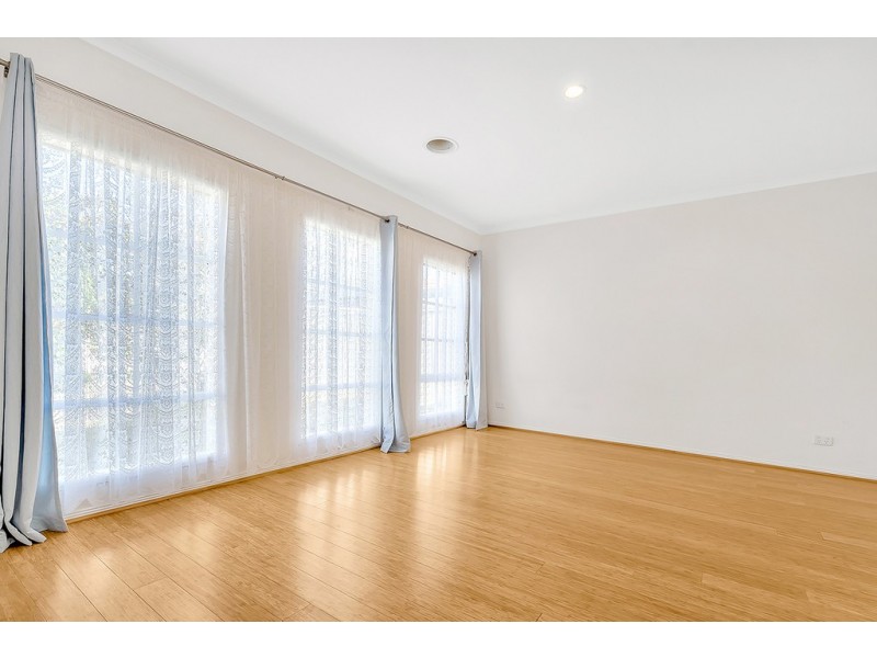 10 Cherry Blossom Close, Craigieburn VIC 3064