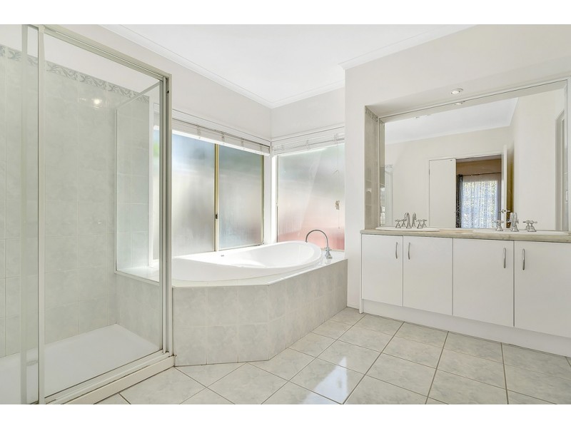 10 Cherry Blossom Close, Craigieburn VIC 3064