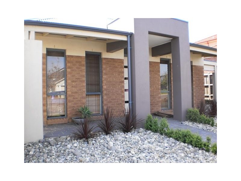 39 Hoxton Crescent, Craigieburn VIC 3064