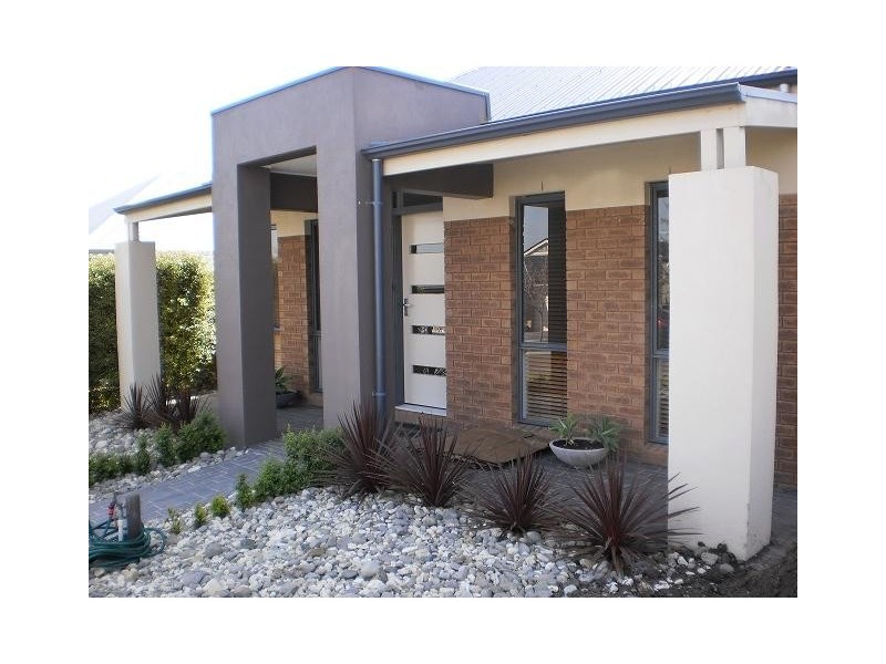 39 Hoxton Crescent, Craigieburn VIC 3064