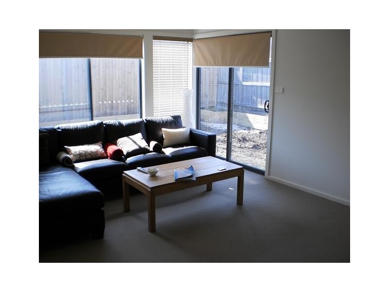 39 Hoxton Crescent, Craigieburn VIC 3064