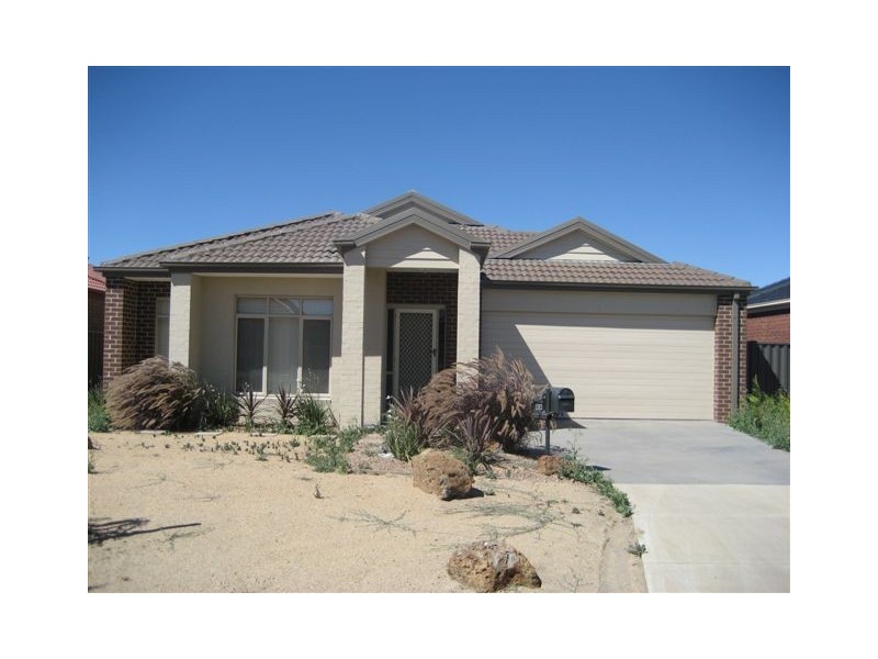 64 Kinglake Crescent, Craigieburn VIC 3064