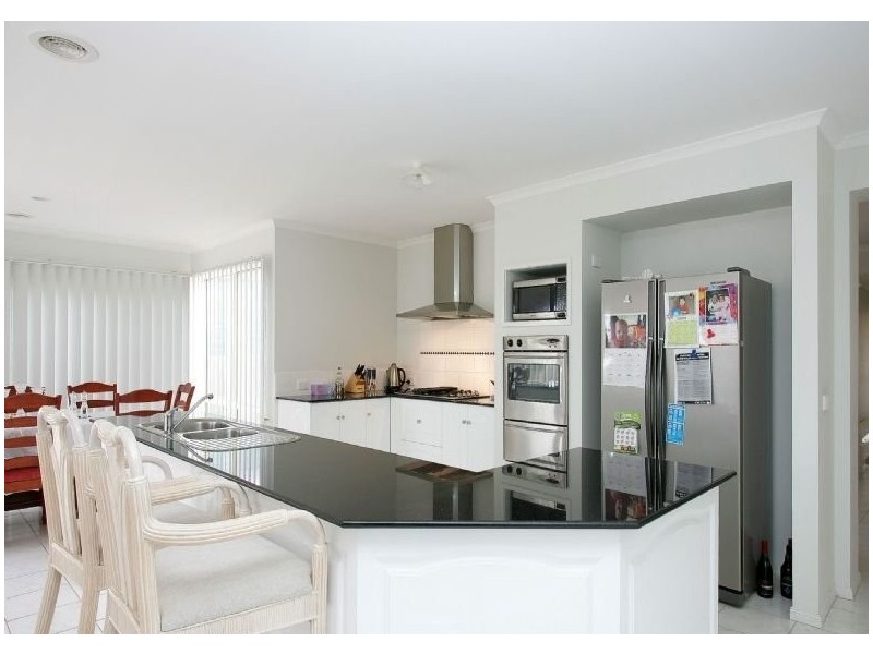 4 Boyden Square, Roxburgh Park VIC 3064