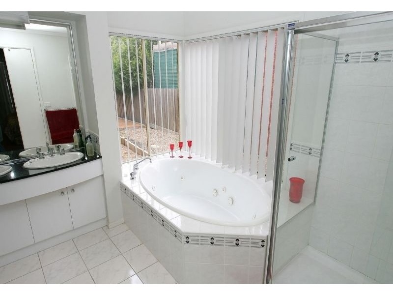 4 Boyden Square, Roxburgh Park VIC 3064