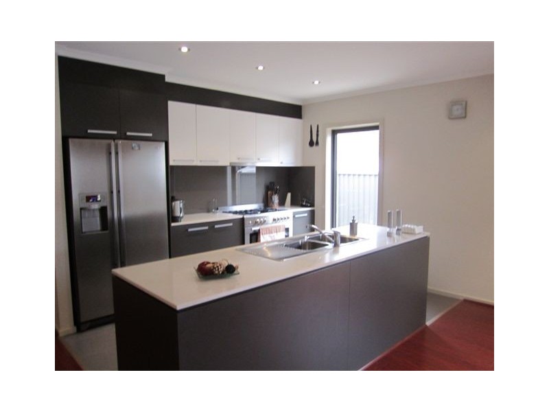 36 Gippsland Way, Craigieburn VIC 3064