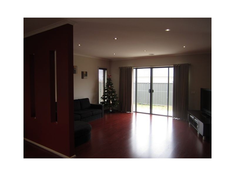 36 Gippsland Way, Craigieburn VIC 3064