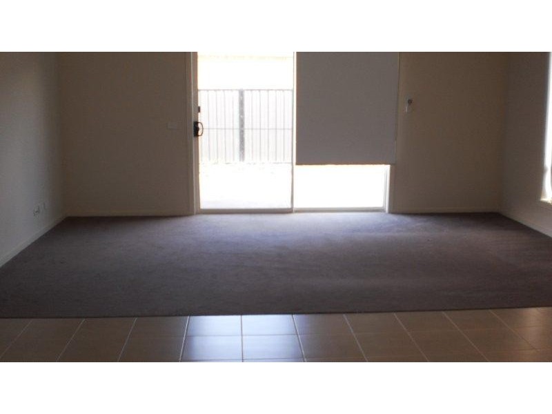 12 Waterway Street, Craigieburn VIC 3064