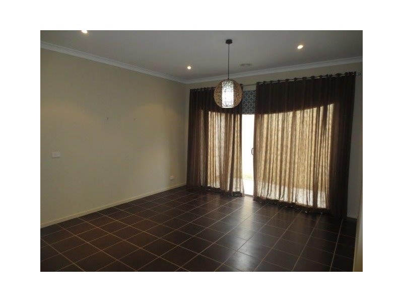 10 Madison Drive, Craigieburn VIC 3064