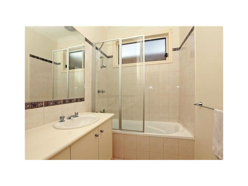 25 Grenville Terrace, Roxburgh Park VIC 3064