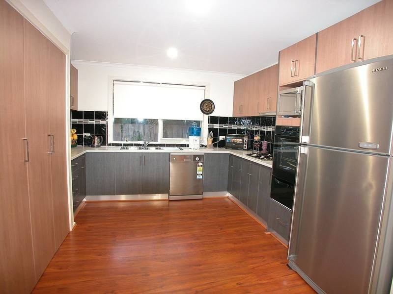 10 Yatton Place, Craigieburn VIC 3064