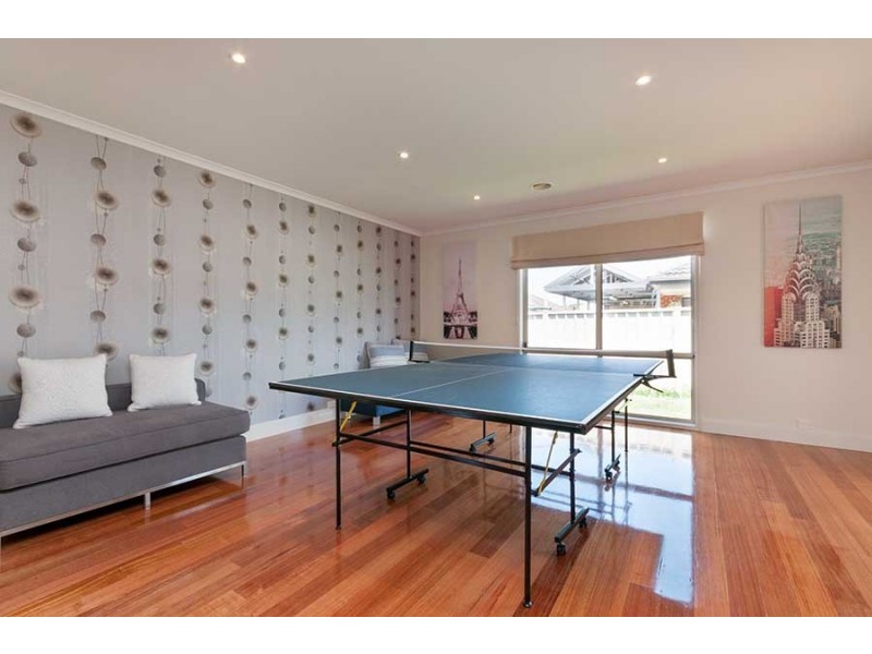 11 Ballybunion Avenue, Craigieburn VIC 3064