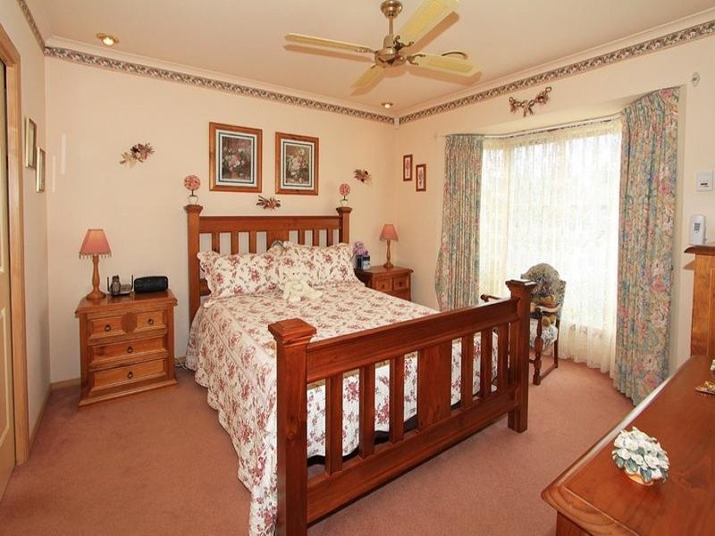 4 Bradworth Street, Craigieburn VIC 3064
