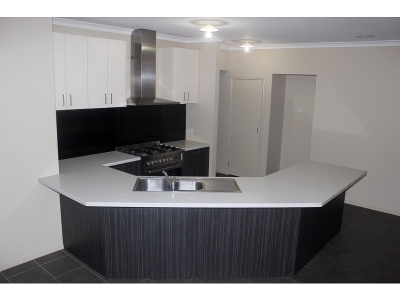 41 Brummel Street, Craigieburn VIC 3064
