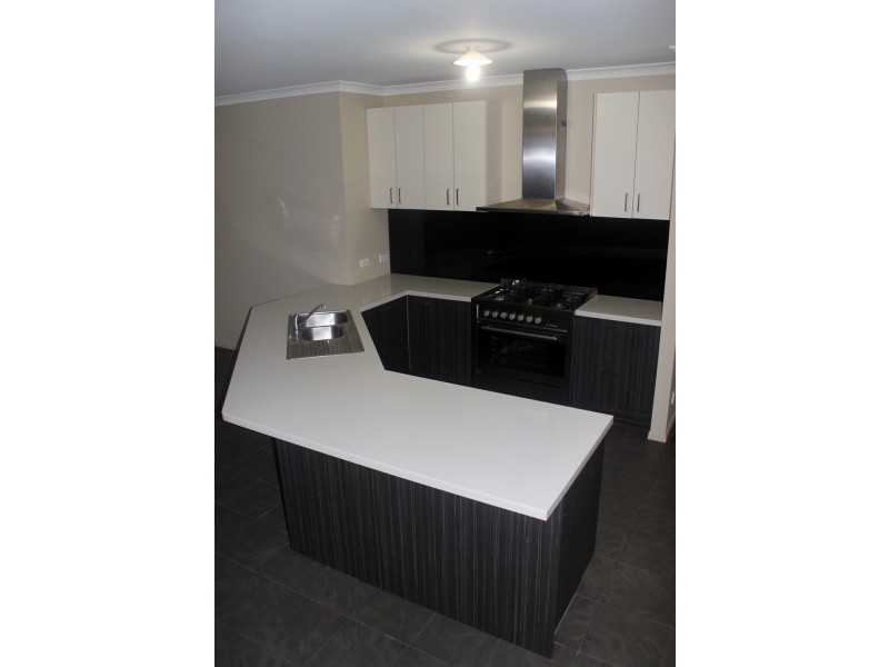 41 Brummel Street, Craigieburn VIC 3064