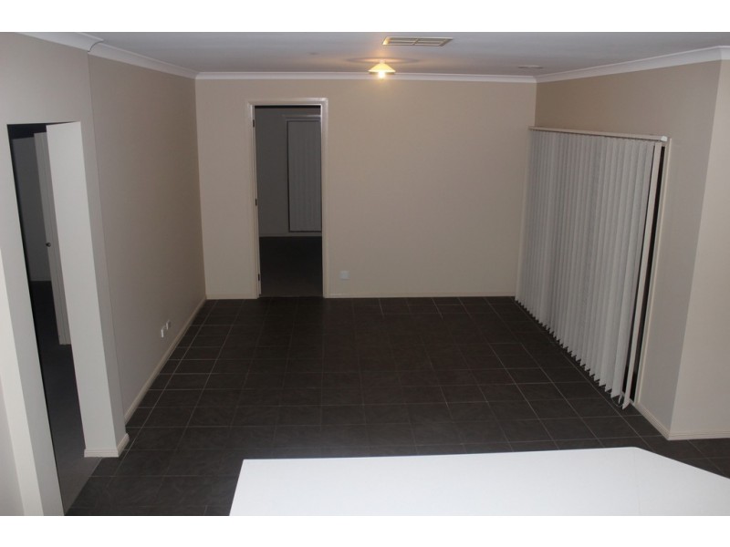 41 Brummel Street, Craigieburn VIC 3064