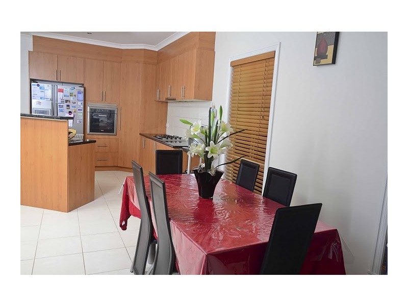 36 Chelsworth Loop, Craigieburn VIC 3064