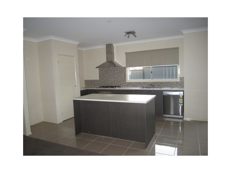 1 Kelway Street, Craigieburn VIC 3064