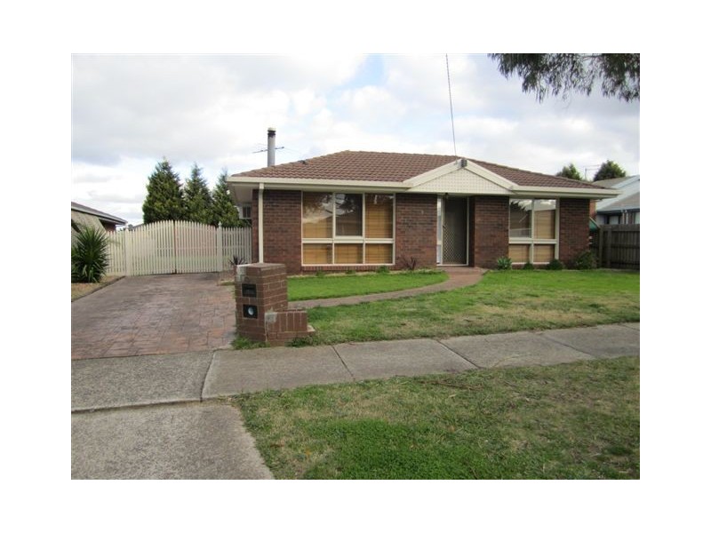 9 Amesbury Ave, Craigieburn VIC 3064