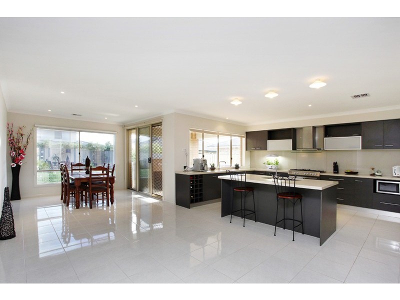 25 Whitewater Court, Sandhurst VIC 3977