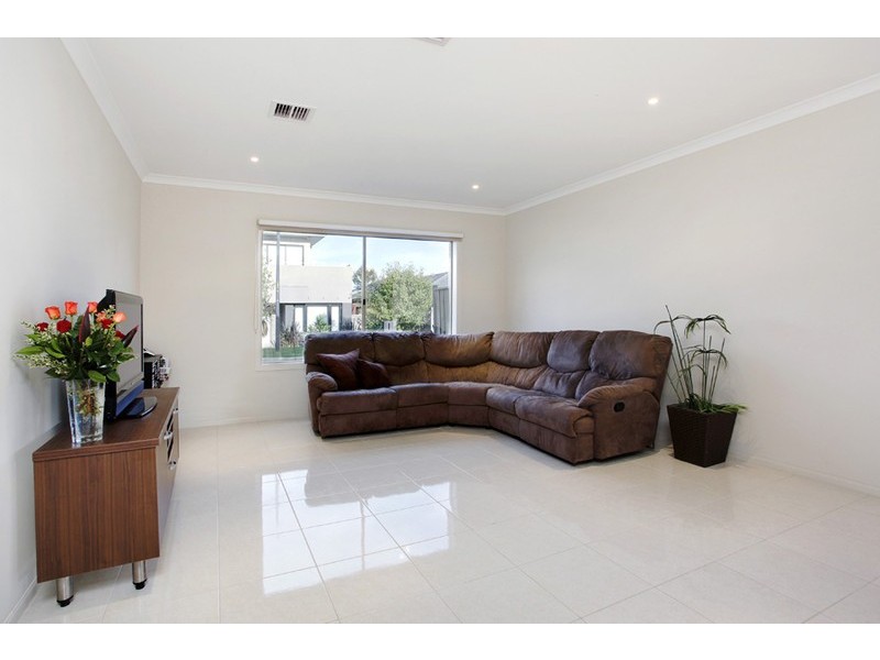 25 Whitewater Court, Sandhurst VIC 3977