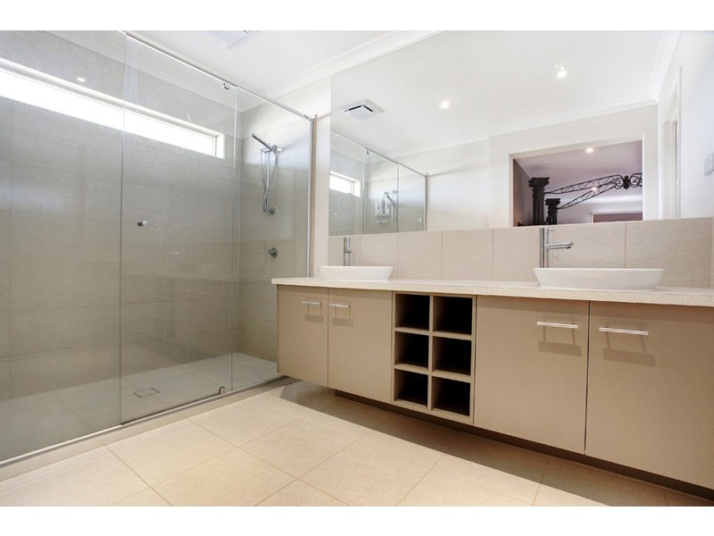 25 Whitewater Court, Sandhurst VIC 3977