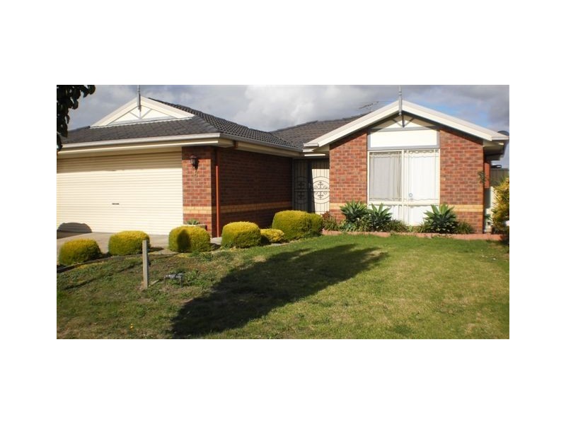 8 Bertrand Court, Craigieburn VIC 3064