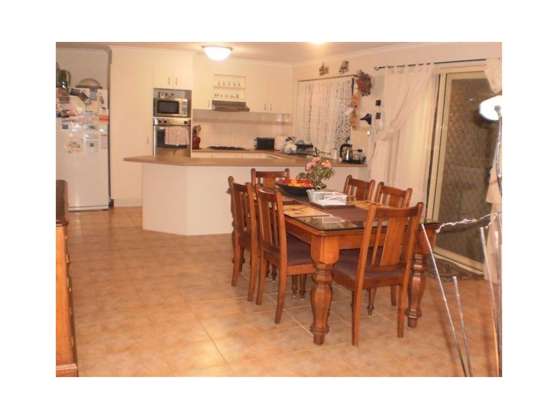 8 Bertrand Court, Craigieburn VIC 3064