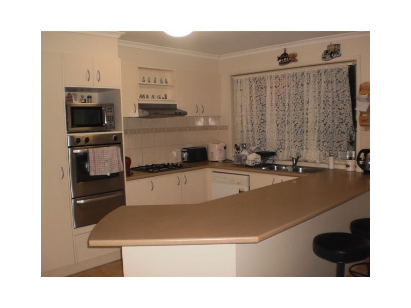 8 Bertrand Court, Craigieburn VIC 3064