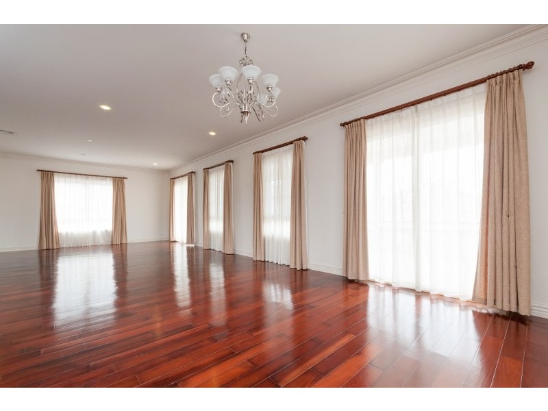 37 Royal Terrace, Craigieburn VIC 3064