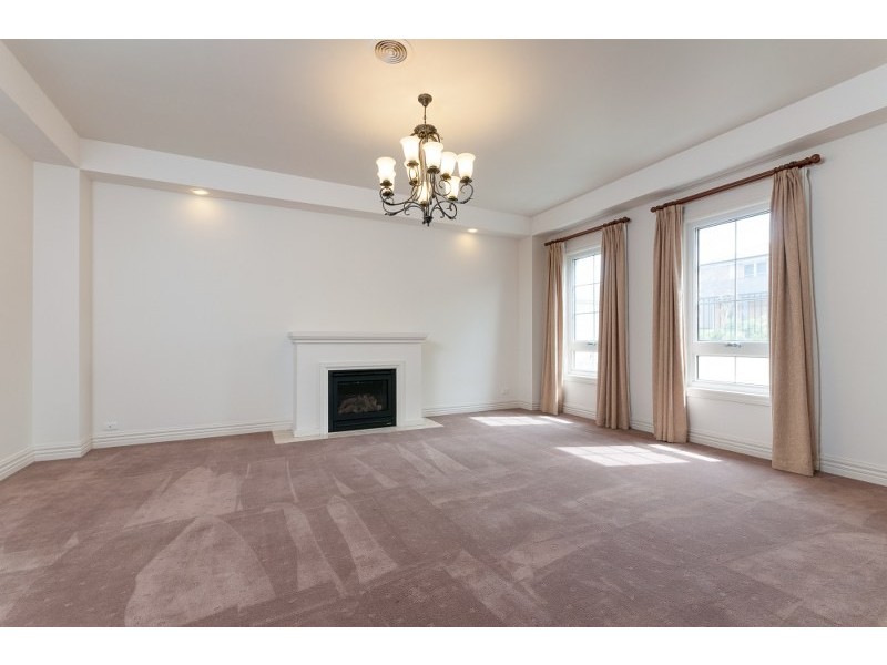 37 Royal Terrace, Craigieburn VIC 3064