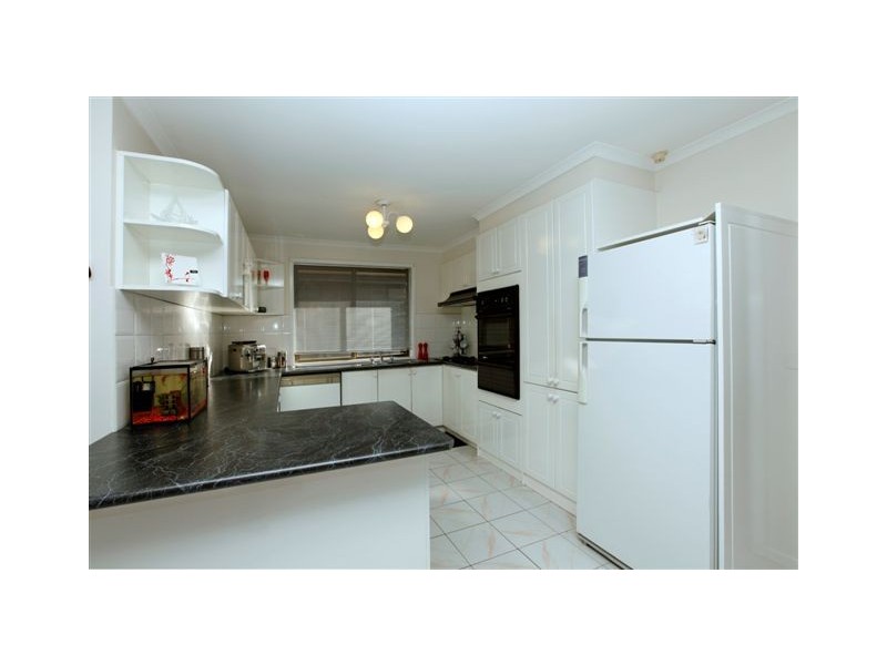 32 Amesbury Avenue, Craigieburn VIC 3064