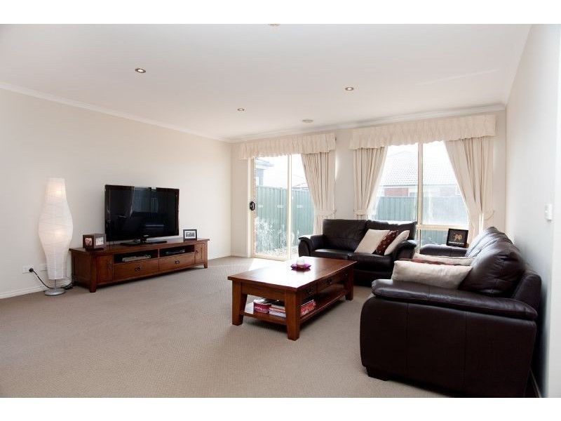 12 Hurlingham Way, Craigieburn VIC 3064