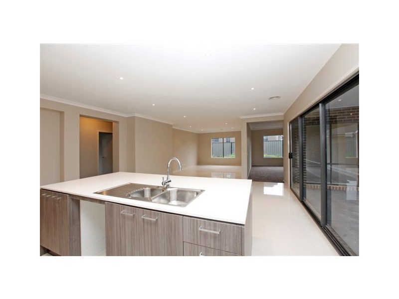 54 Bridgehaven Way, Craigieburn VIC 3064