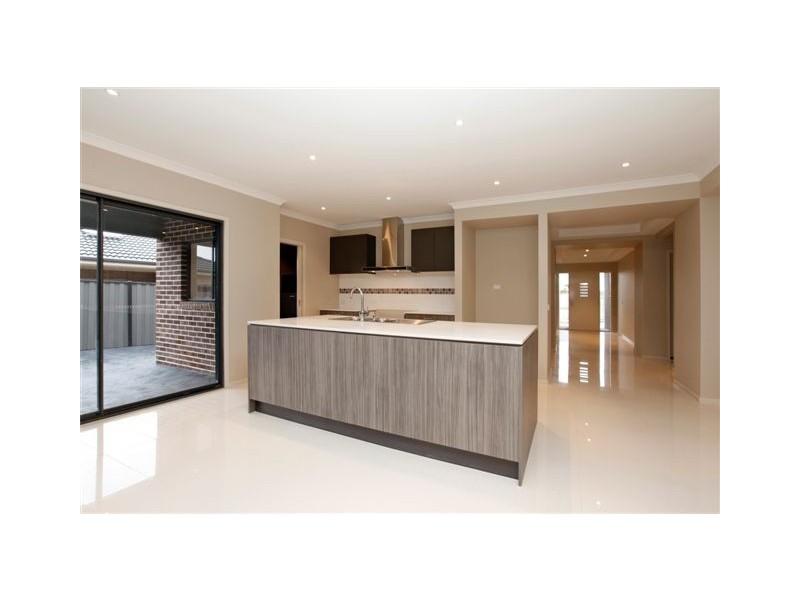 54 Bridgehaven Way, Craigieburn VIC 3064