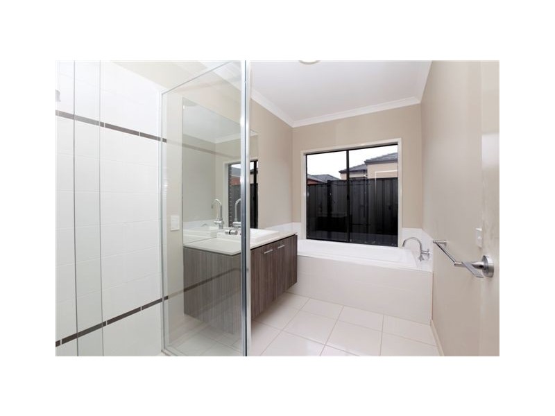 54 Bridgehaven Way, Craigieburn VIC 3064