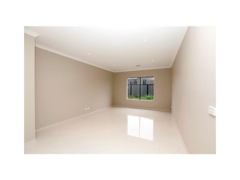 54 Bridgehaven Way, Craigieburn VIC 3064