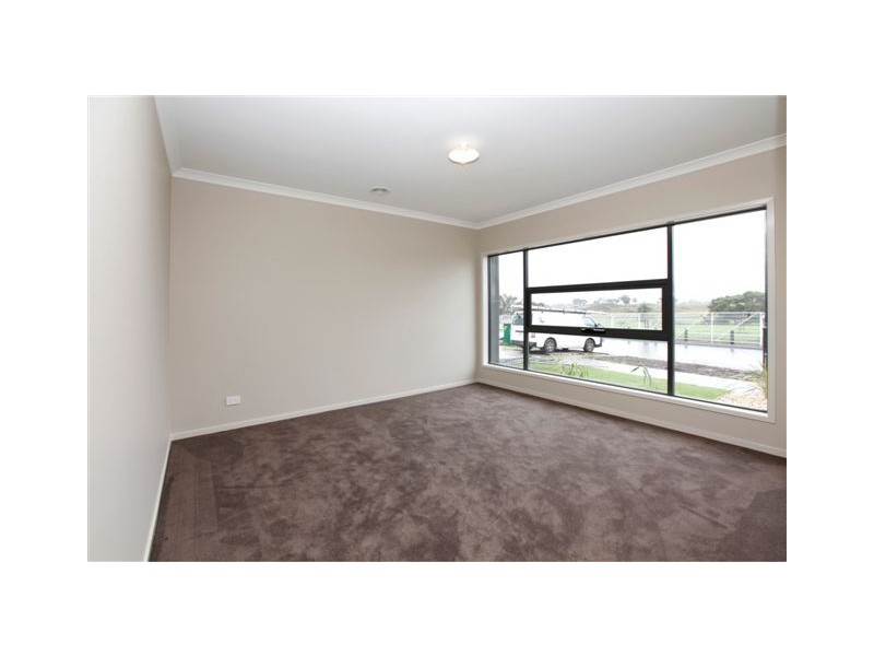 54 Bridgehaven Way, Craigieburn VIC 3064