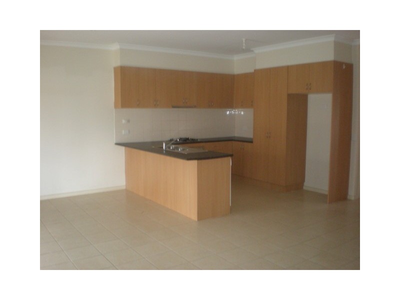 96 Hayfield Road, Roxburgh Park VIC 3064