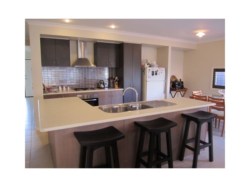 15 Ebony Circuit, Craigieburn VIC 3064