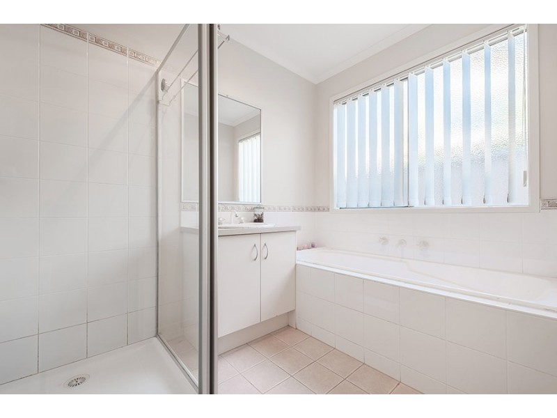 13 Berrima Close, Craigieburn VIC 3064