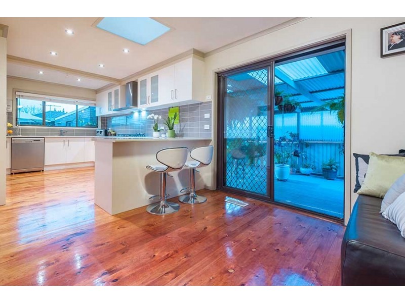 16 Carlisle Street, Craigieburn VIC 3064