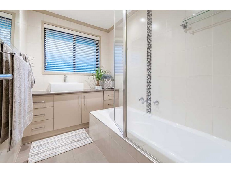 16 Carlisle Street, Craigieburn VIC 3064