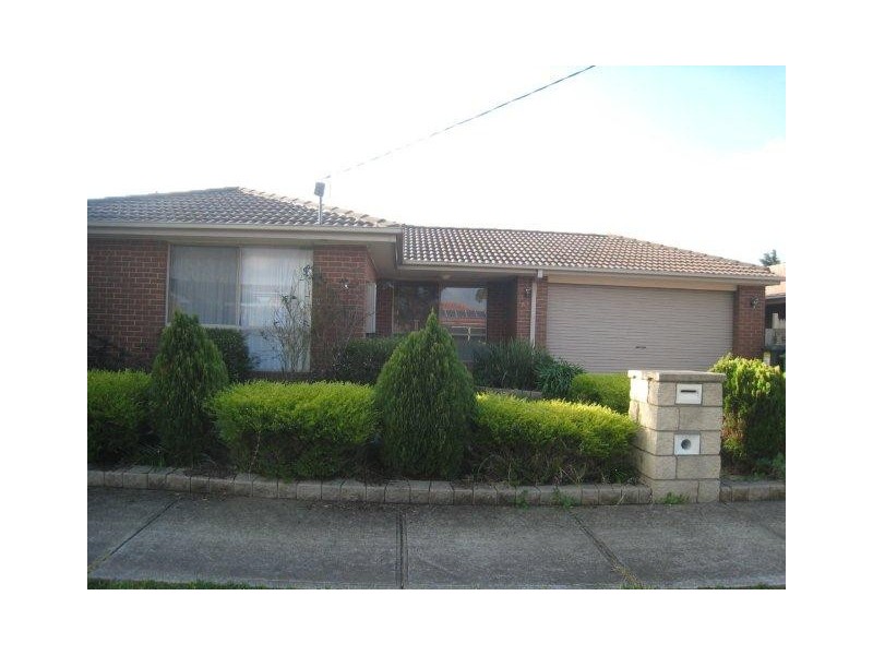 67 Yarcombe Crescent, Craigieburn VIC 3064