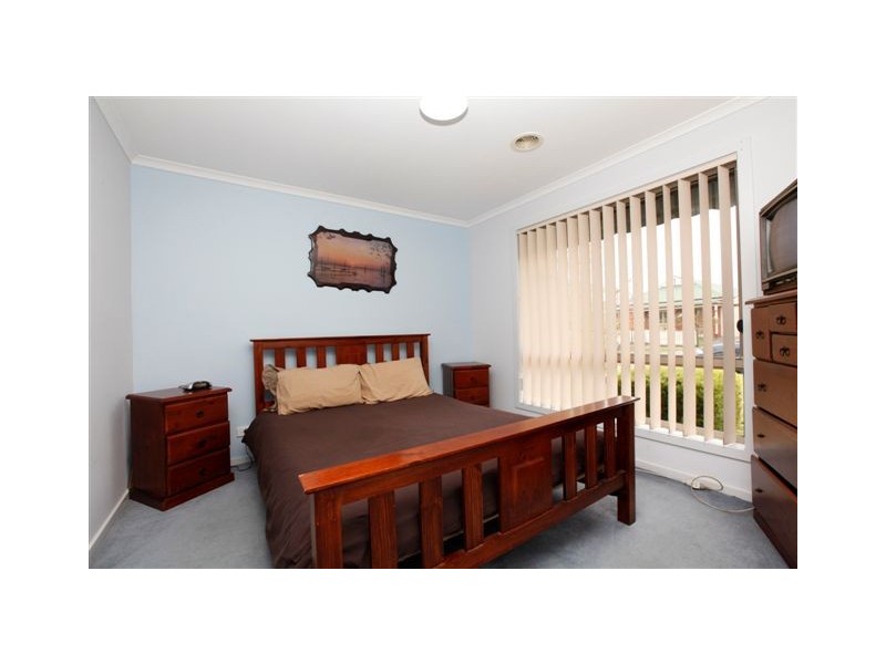 11 Waterford Avenue, Craigieburn VIC 3064