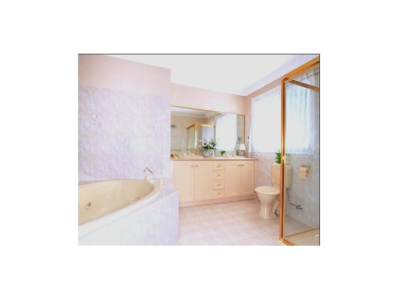 7 Delphinius Crescent, Roxburgh Park VIC 3064