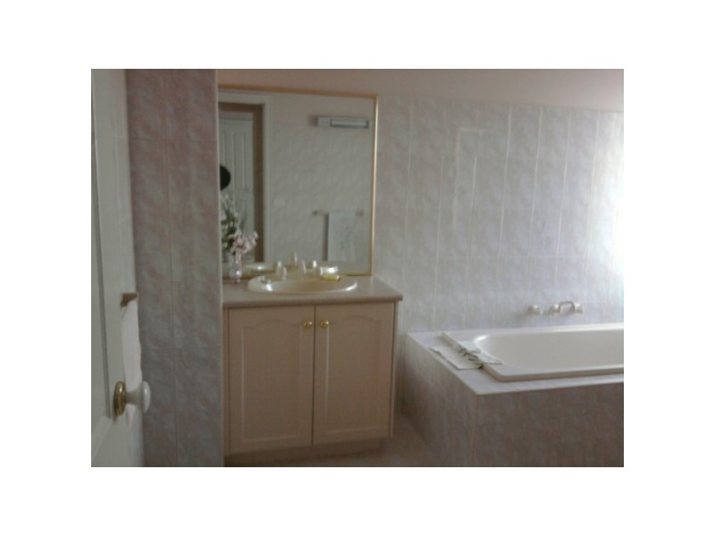 7 Delphinius Crescent, Roxburgh Park VIC 3064